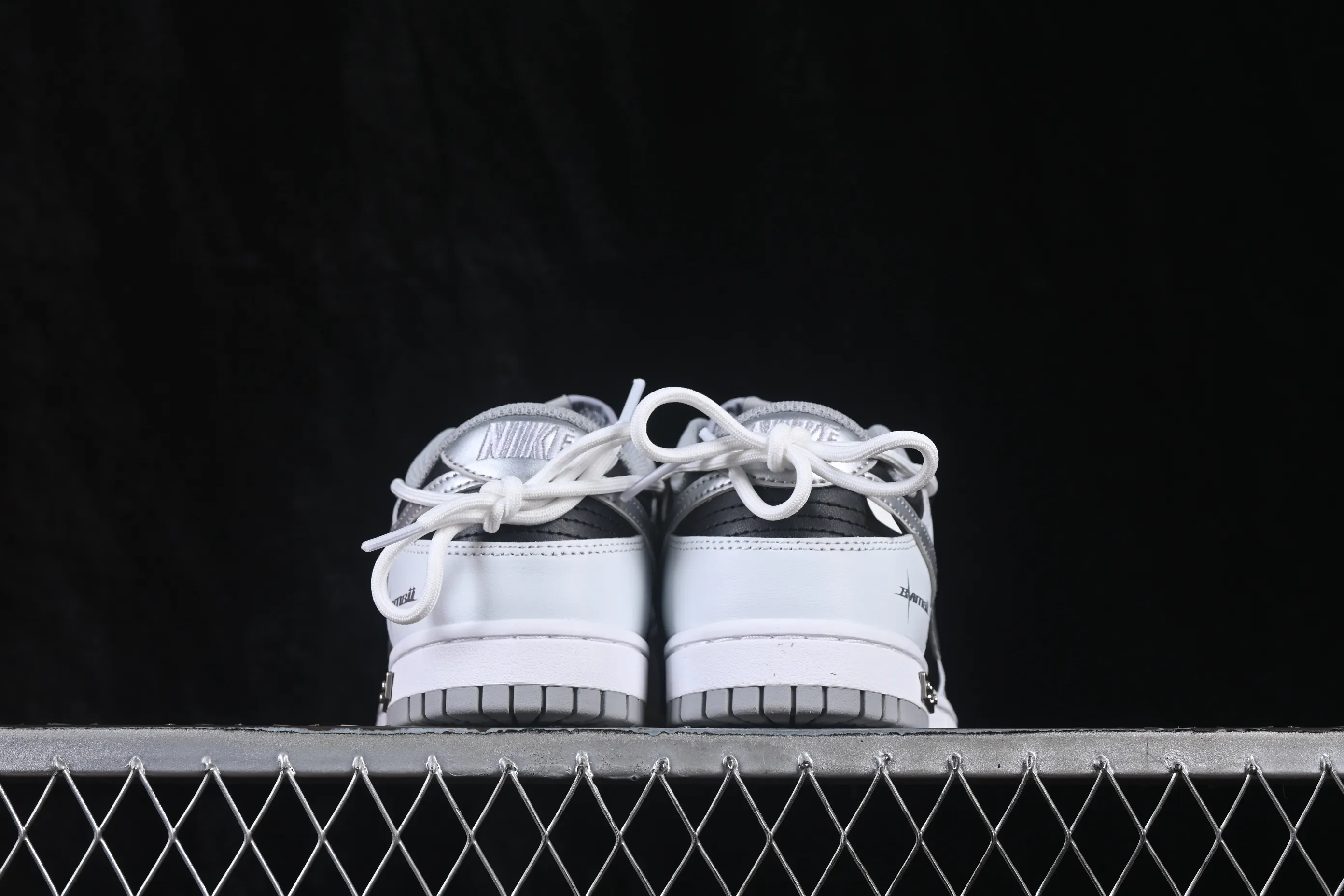 All categories Nk SB Dunk Series Nk SB Dunk Low High-end customized low-top sneakers Nike SB Dunk Low straps low-top casual sneakers HF5441-105